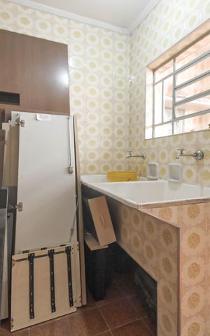 Casa à venda com 145m², 2 quartos e 8 vagasLavanderia