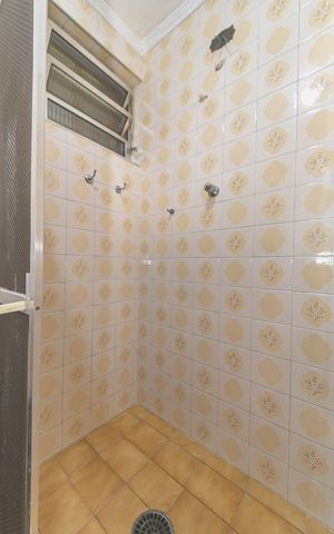 Casa à venda com 145m², 2 quartos e 8 vagasBanheiro de Serviço
