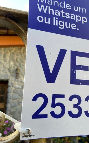 Casa à venda com 360m², 5 quartos e 4 vagasPlaca instalada