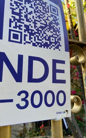 Casa à venda com 360m², 5 quartos e 4 vagasPlaca instalada