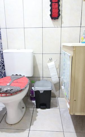 Casa à venda com 143m², 2 quartos e 1 vagaBanheiro