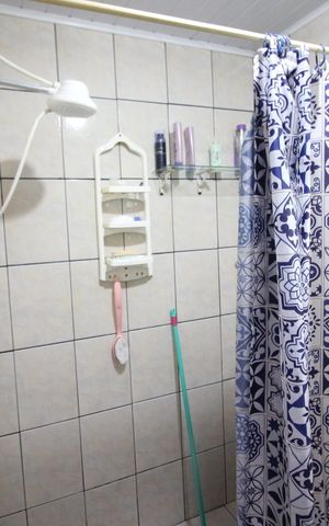 Casa à venda com 143m², 2 quartos e 1 vagaBanheiro