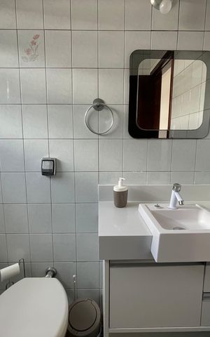 Casa à venda com 200m², 3 quartos e 2 vagas Casa à venda com 200m², 3 quartos e 2 vagasBanheiro 1