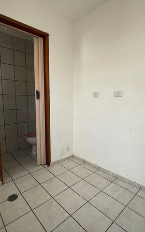 Casa à venda com 200m², 3 quartos e 2 vagas Casa à venda com 200m², 3 quartos e 2 vagasQuarto 4
