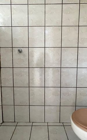 Casa à venda com 200m², 3 quartos e 2 vagas Casa à venda com 200m², 3 quartos e 2 vagasBanheiro 3