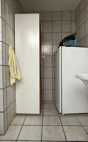 Casa à venda com 200m², 3 quartos e 2 vagas Casa à venda com 200m², 3 quartos e 2 vagasÁrea de Serviço