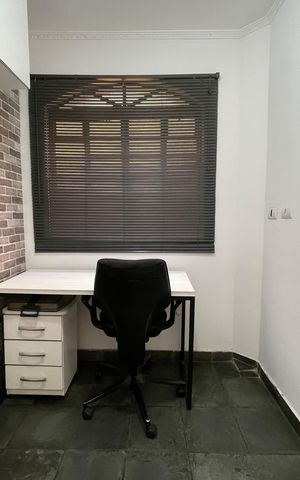 Casa à venda com 200m², 3 quartos e 2 vagas Casa à venda com 200m², 3 quartos e 2 vagasEscritório