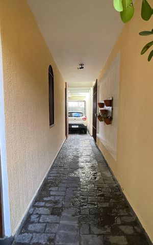 Casa à venda com 200m², 3 quartos e 2 vagas Casa à venda com 200m², 3 quartos e 2 vagasCorredor