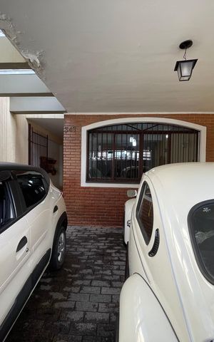 Casa à venda com 200m², 3 quartos e 2 vagas Casa à venda com 200m², 3 quartos e 2 vagasGaragem