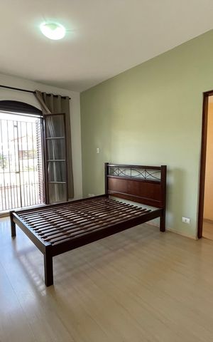 Casa à venda com 200m², 3 quartos e 2 vagas Casa à venda com 200m², 3 quartos e 2 vagasQuarto 3