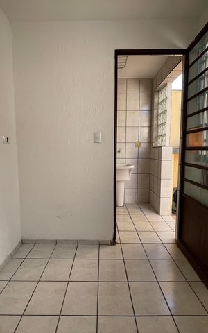 Casa à venda com 200m², 3 quartos e 2 vagas Casa à venda com 200m², 3 quartos e 2 vagasQuarto 4