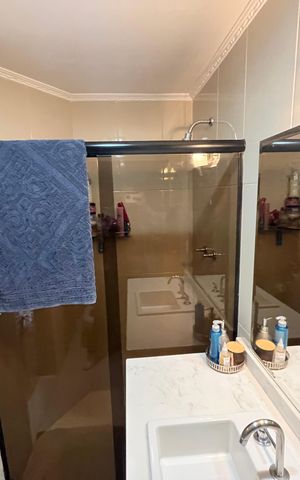 Apartamento à venda com 189m², 4 quartos e 4 vagasBanheiro da Suíte 1
