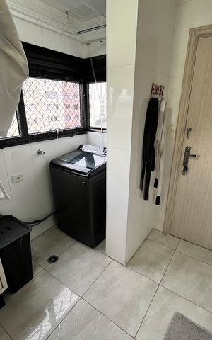 Apartamento à venda com 189m², 4 quartos e 4 vagasLavanderia