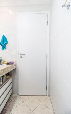 Apartamento à venda com 94m², 2 quartos e 1 vaga Apartamento à venda com 94m², 2 quartos e 1 vagaBanheiro 2