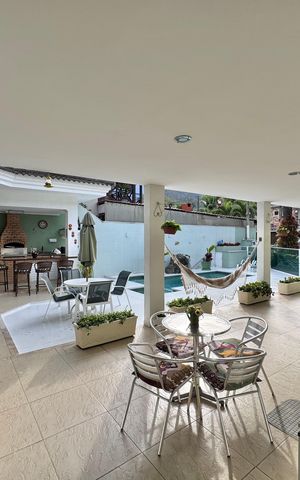 Casa de condomínio à venda com 280m², 4 quartos e 3 vagasÁrea externa