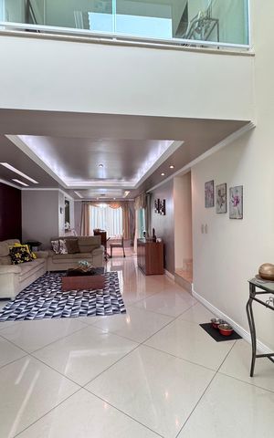 Casa de condomínio à venda com 280m², 4 quartos e 3 vagasSala
