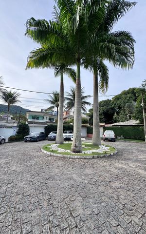 Casa de condomínio à venda com 280m², 4 quartos e 3 vagasÁrea comum