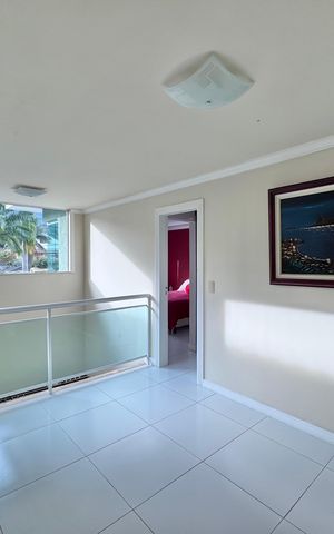 Casa de condomínio à venda com 280m², 4 quartos e 3 vagasHall Intimo