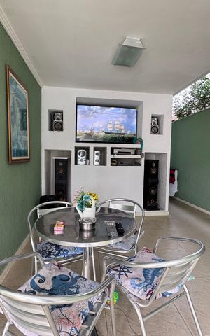 Casa de condomínio à venda com 280m², 4 quartos e 3 vagasÁrea externa
