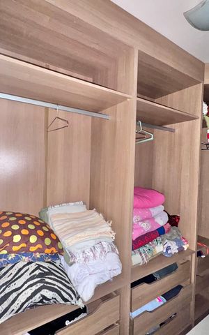 Casa de condomínio à venda com 280m², 4 quartos e 3 vagasSuite 2 - canadense - closet