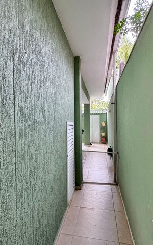 Casa de condomínio à venda com 280m², 4 quartos e 3 vagasÁrea externa