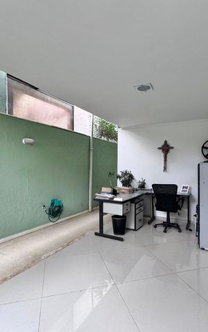 Casa de condomínio à venda com 280m², 4 quartos e 3 vagasÁrea externa