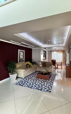 Casa de condomínio à venda com 280m², 4 quartos e 3 vagasSala