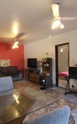 Casa de condomínio à venda com 374m², 4 quartos e 2 vagasCasa 1: Sala