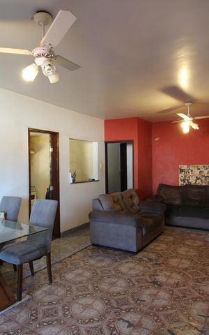 Casa de condomínio à venda com 374m², 4 quartos e 2 vagasCasa 1: Sala