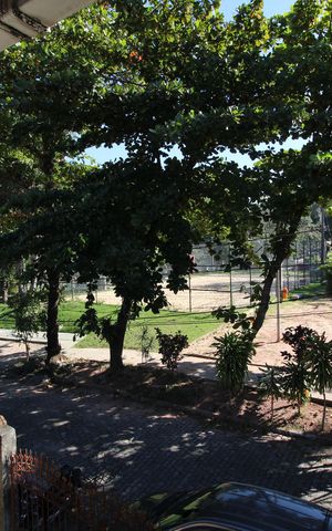 Casa de condomínio à venda com 374m², 4 quartos e 2 vagasCasa 1: Vista