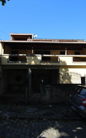 Casa de condomínio à venda com 374m², 4 quartos e 2 vagasFachada