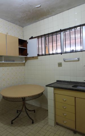 Casa de condomínio à venda com 374m², 4 quartos e 2 vagasCasa 2: Cozinha