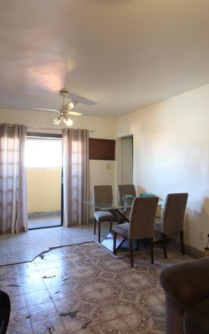 Casa de condomínio à venda com 374m², 4 quartos e 2 vagasCasa 1: Sala