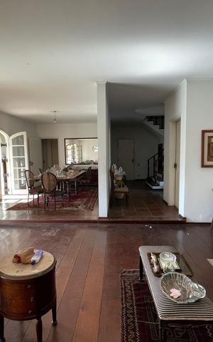 Casa à venda com 367m², 3 quartos e 4 vagas Casa à venda com 367m², 3 quartos e 4 vagasSala