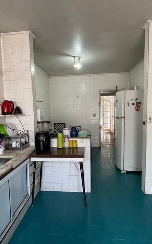 Casa à venda com 367m², 3 quartos e 4 vagas Casa à venda com 367m², 3 quartos e 4 vagasCozinha