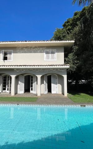 Casa à venda com 367m², 3 quartos e 4 vagas Casa à venda com 367m², 3 quartos e 4 vagasÁrea comum