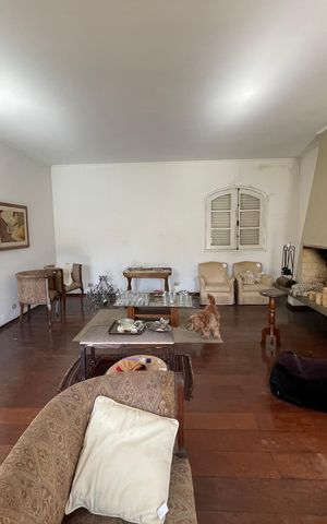 Casa à venda com 367m², 3 quartos e 4 vagas Casa à venda com 367m², 3 quartos e 4 vagasSala