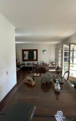 Casa à venda com 367m², 3 quartos e 4 vagas Casa à venda com 367m², 3 quartos e 4 vagasSala