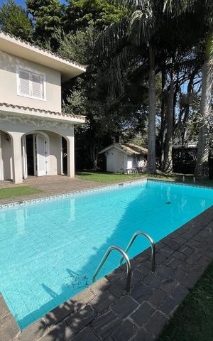 Casa à venda com 367m², 3 quartos e 4 vagas Casa à venda com 367m², 3 quartos e 4 vagasÁrea comum