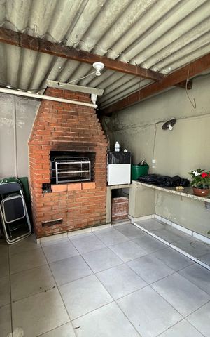 Casa à venda com 367m², 3 quartos e 4 vagas Casa à venda com 367m², 3 quartos e 4 vagasÁrea comum