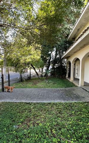 Casa à venda com 367m², 3 quartos e 4 vagas Casa à venda com 367m², 3 quartos e 4 vagasÁrea comum