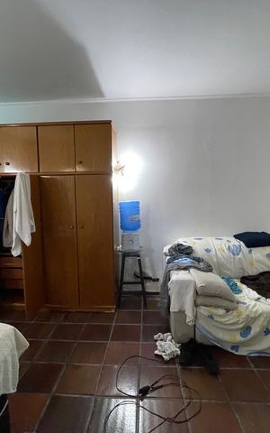 Casa à venda com 367m², 3 quartos e 4 vagas Casa à venda com 367m², 3 quartos e 4 vagasQuarto 5