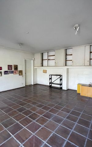 Casa à venda com 367m², 3 quartos e 4 vagas Casa à venda com 367m², 3 quartos e 4 vagasÁrea comum