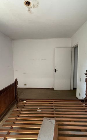 Casa à venda com 367m², 3 quartos e 4 vagas Casa à venda com 367m², 3 quartos e 4 vagasQuarto 2
