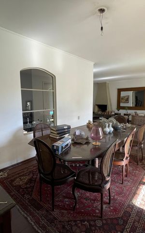 Casa à venda com 367m², 3 quartos e 4 vagas Casa à venda com 367m², 3 quartos e 4 vagasSala