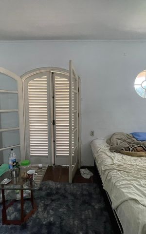 Casa à venda com 367m², 3 quartos e 4 vagas Casa à venda com 367m², 3 quartos e 4 vagasQuarto 5