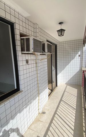 Apartamento à venda com 94m², 3 quartos e 2 vagas Apartamento à venda com 94m², 3 quartos e 2 vagasVaranda