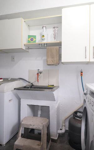 Casa à venda com 348m², 3 quartos e 12 vagasCasa 2 - Àrea de serviço