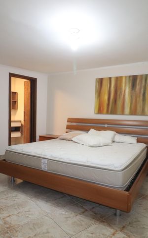 Casa à venda com 348m², 3 quartos e 12 vagasCasa 1 - Quarto 1 suíte