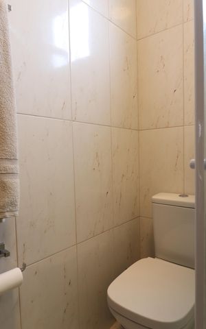 Casa à venda com 348m², 3 quartos e 12 vagasCasa 2 - Banheiro